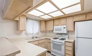 Photo #2: 2488339 Listing 