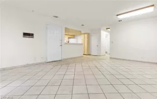 Photo #5: 2488339 Listing 