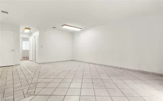 Photo #6: 2488339 Listing 