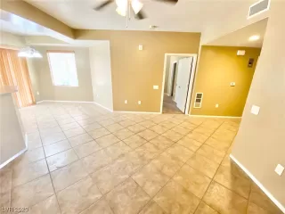 Photo #3: 2488408 Listing 