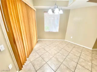 Photo #5: 2488408 Listing 