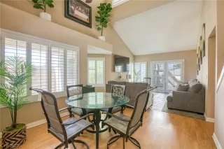 Photo #6: 2488417 Listing