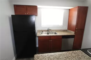 Photo #5: 2488418 Listing 