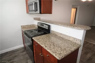 Photo #6: 2488418 Listing 