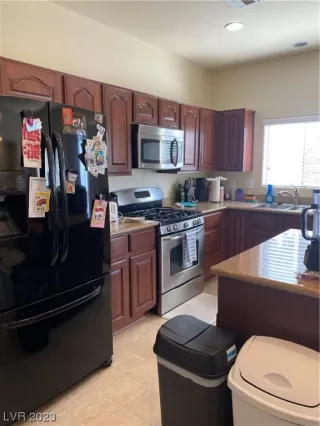 Photo #1: 2488425 Listing 