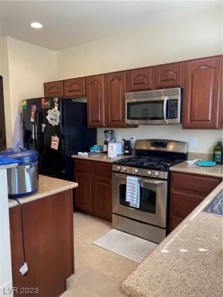 Photo #2: 2488425 Listing 