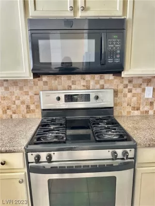 Photo #2: 2488428 Listing 