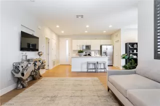 Photo #6: 2488466 Listing 