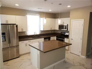 Photo #1: 2488478 Listing