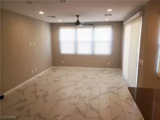 Photo #4: 2488478 Listing