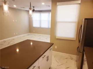 Photo #5: 2488478 Listing