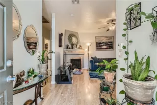 Photo #4: 2488479 Listing 