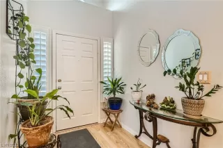 Photo #5: 2488479 Listing 