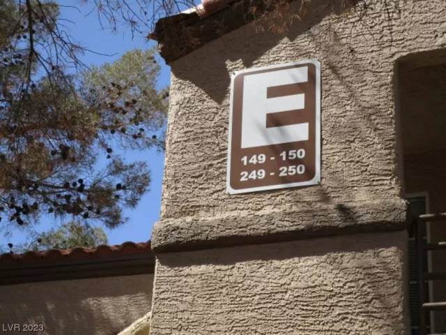 MLS: 2488482 Condo For Sale