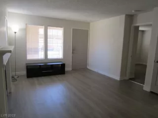 Photo #2: 2488482 Listing 