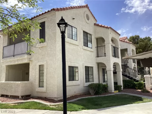 MLS: 2488533 Condo For Sale