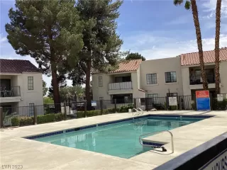 Photo #2: 2488533 Listing 