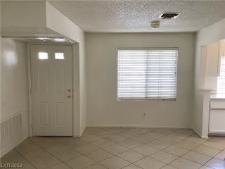 Photo #5: 2488533 Listing 