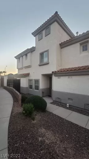 MLS: 2488539 Condo For Sale