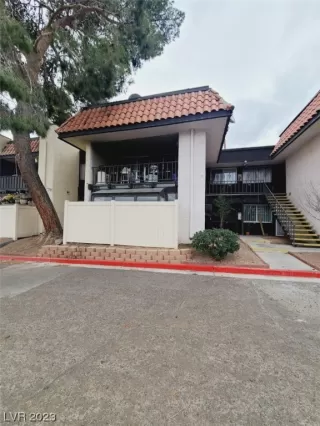 Photo #1: 2488595 Listing