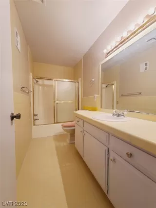 Photo #6: 2488595 Listing