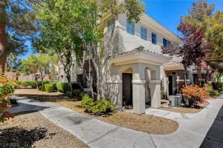 Photo #2: 2488596 Listing