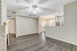 Photo #4: 2488596 Listing