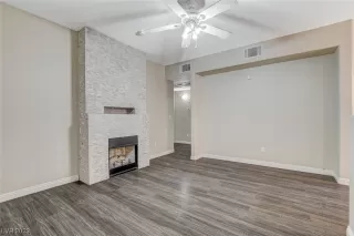 Photo #5: 2488596 Listing