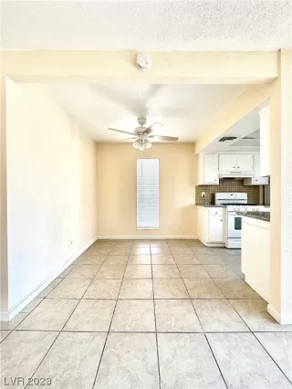 Photo #3: 2488599 Listing 