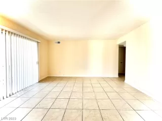 Photo #4: 2488599 Listing 