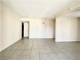 Photo #5: 2488599 Listing 