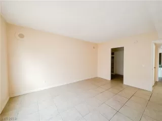 Photo #6: 2488599 Listing 