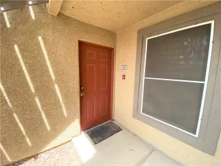 Photo #4: 2488607 Listing