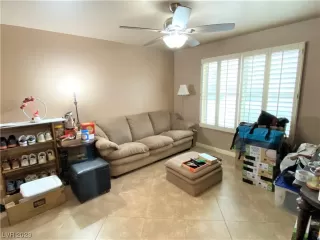 Photo #6: 2488607 Listing