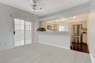 Photo #2: 2488616 Listing 