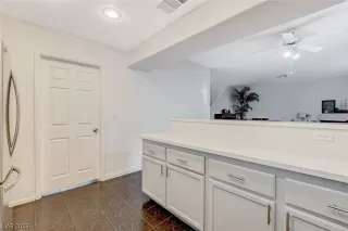 Photo #4: 2488616 Listing 