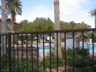 Photo #3: 2488629 Listing