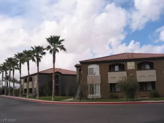 Photo #4: 2488629 Listing