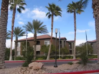 Photo #5: 2488629 Listing