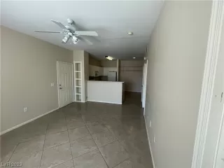 Photo #6: 2488629 Listing