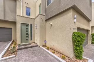 Photo #2: 2488634 Listing