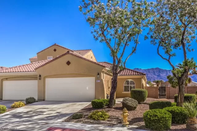 MLS: 2488643 Condo For Sale