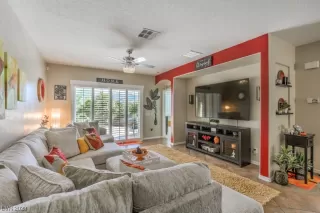 Photo #5: 2488643 Listing 