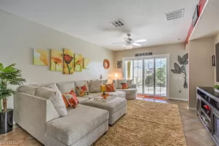 Photo #6: 2488643 Listing 