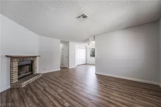 Photo #3: 2488648 Listing 