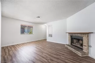 Photo #4: 2488648 Listing 