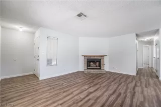 Photo #5: 2488648 Listing 