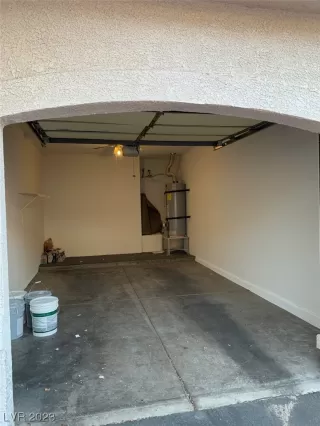 Photo #1: 2488655 Listing 