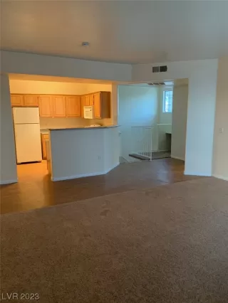 Photo #5: 2488655 Listing 