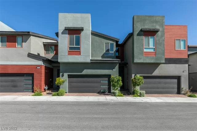 MLS: 2488685 Condo For Sale